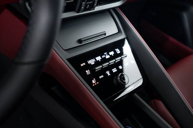 2025 Macan Electric 4S picture #12