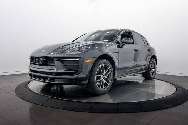 2024 Macan picture #1
