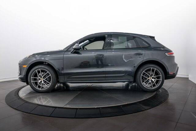 2024 Macan picture #2
