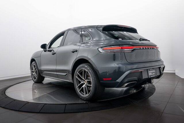 2024 Macan picture #3