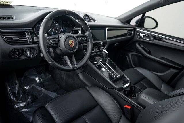 2024 Macan picture #4