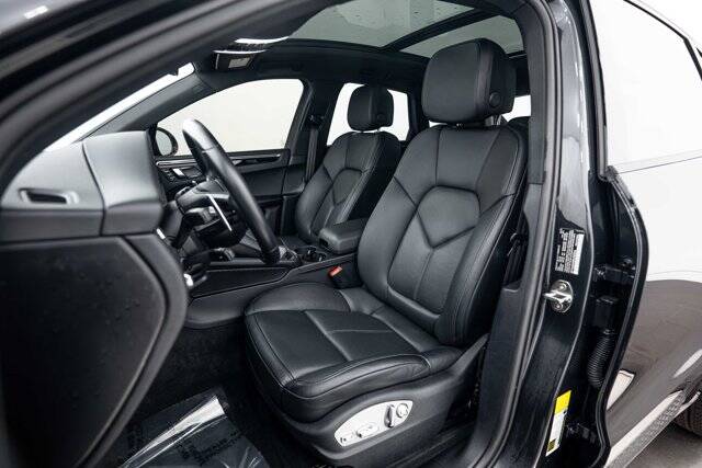 2024 Macan picture #5