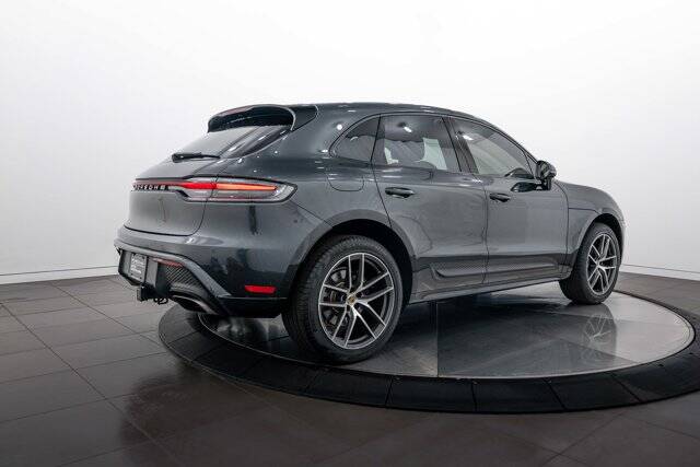 2024 Macan picture #7