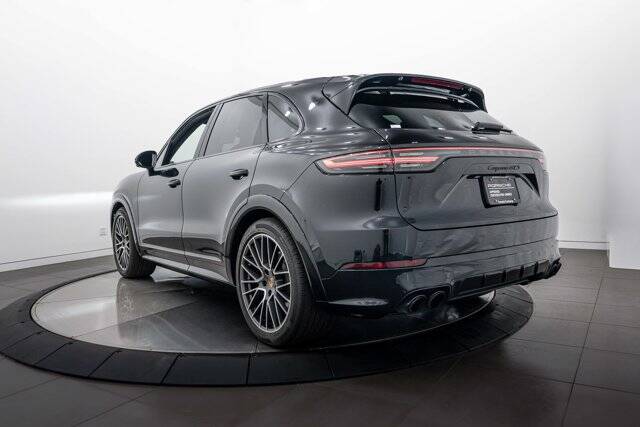 2022 Cayenne GTS picture #3