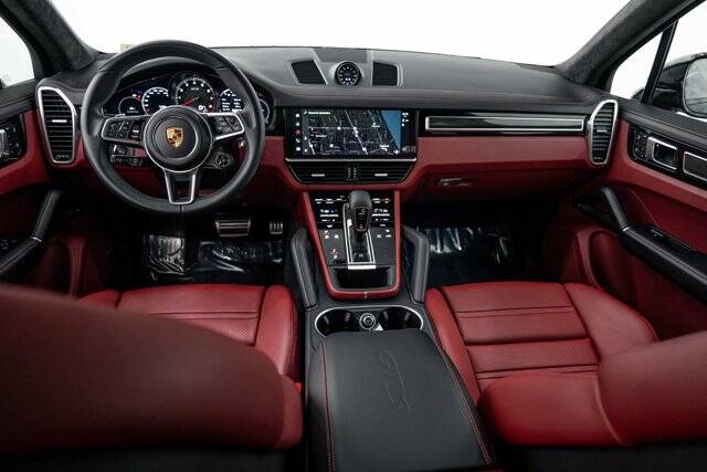 2022 Cayenne GTS picture #12