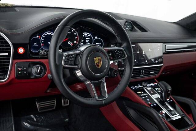 2022 Cayenne GTS picture #13
