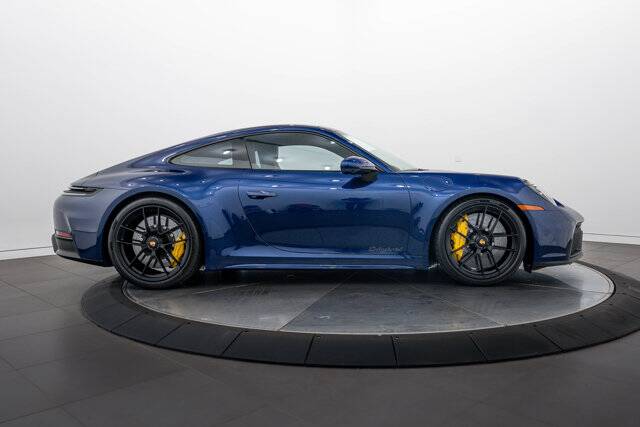 2026 911 Carrera 4 GTS picture #8