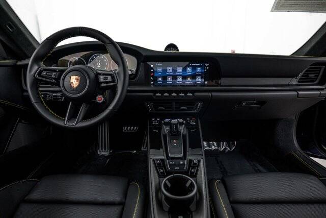 2026 911 Carrera 4 GTS picture #13
