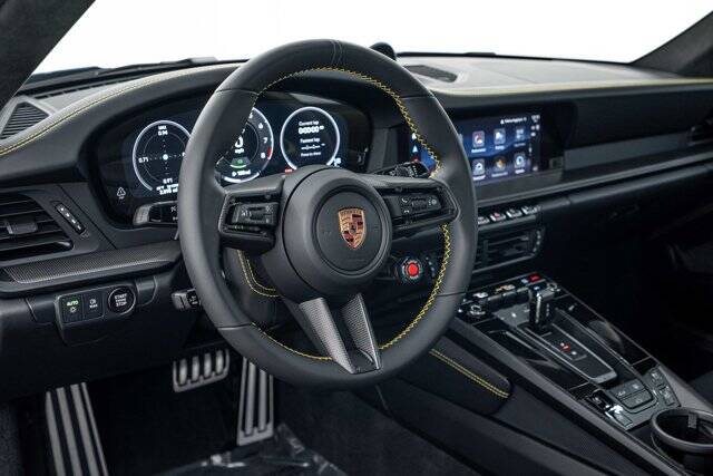 2026 911 Carrera 4 GTS picture #15