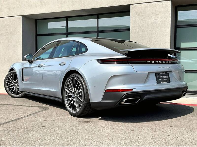 2025 Panamera 4 picture #3