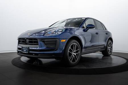 2025 Macan picture #1