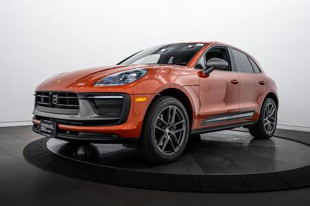 2025 Macan T picture #1