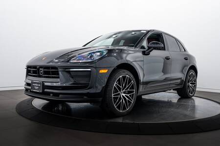 2025 Macan picture #1