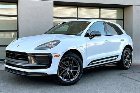 2025 Macan T picture #1
