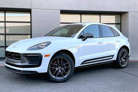 2025 Macan T picture #1