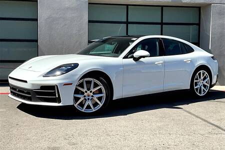 2025 Panamera 4 picture #1