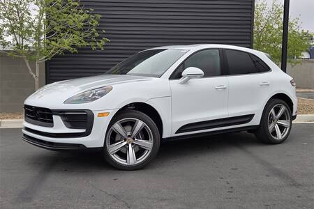 2025 Macan picture #1