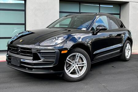 2023 Macan picture #1