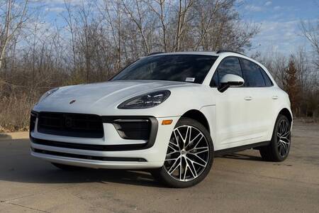 2025 Macan picture #1