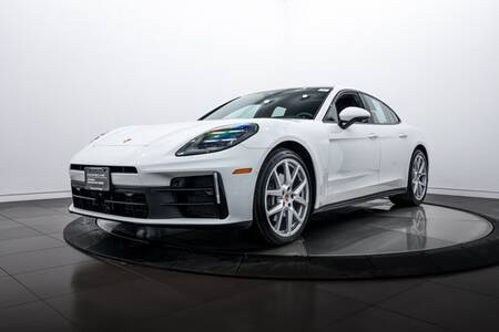 2025 Panamera 4 picture #1