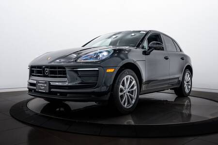 2025 Macan picture #1