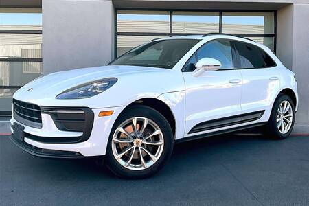 2022 Macan picture #1