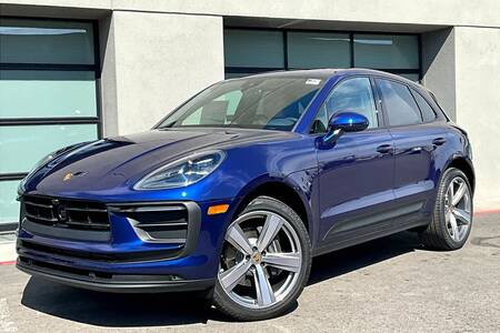 2025 Macan picture #1
