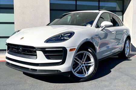 2023 Macan picture #1