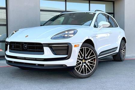 2025 Macan picture #1
