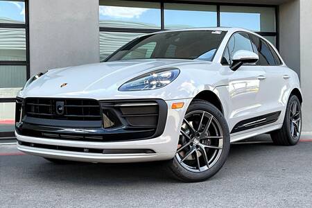 2025 Macan T picture #1