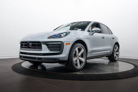 2024 Macan picture #1