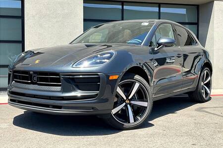 2025 Macan picture #1