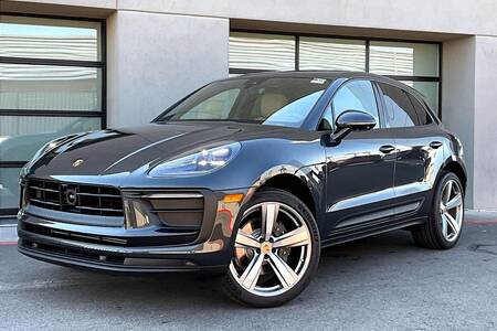 2025 Macan picture #1