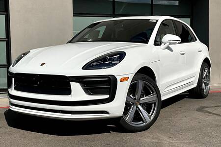 2025 Macan picture #1