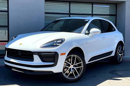 2025 Macan picture #1
