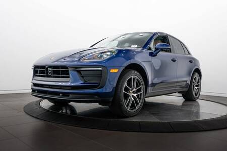 2024 Macan picture #1