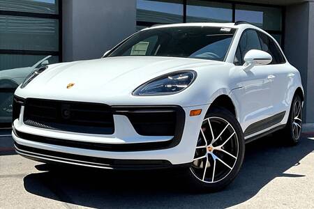 2025 Macan picture #1