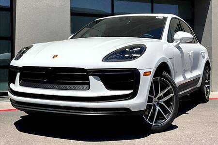 2025 Macan picture #1
