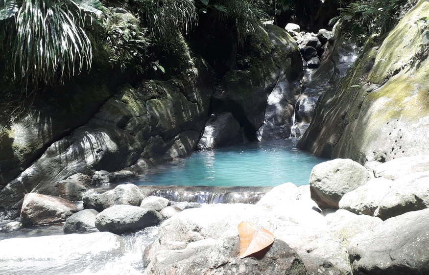 Retrouvez Le Bassin Bleu Gourbeyre Guadeloupe grâce à VillaVEO