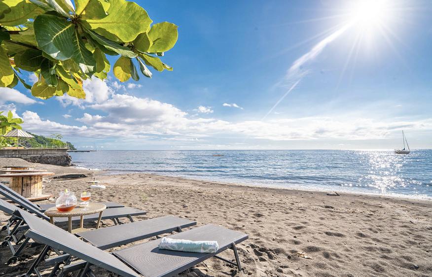 Seafront villa Martinique Saint Pierre I Alma Da Lua I VillaVEO