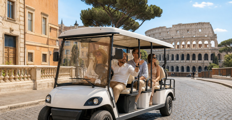 Golf Arabasiyla Ozel Roma Sehir Turu | ExcursionPass