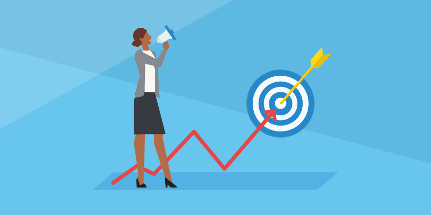 изображение женщины-профессионала, говорящей в мегафон, наложенное на движущуюся вверх стрелку на карте в направлении яблочка