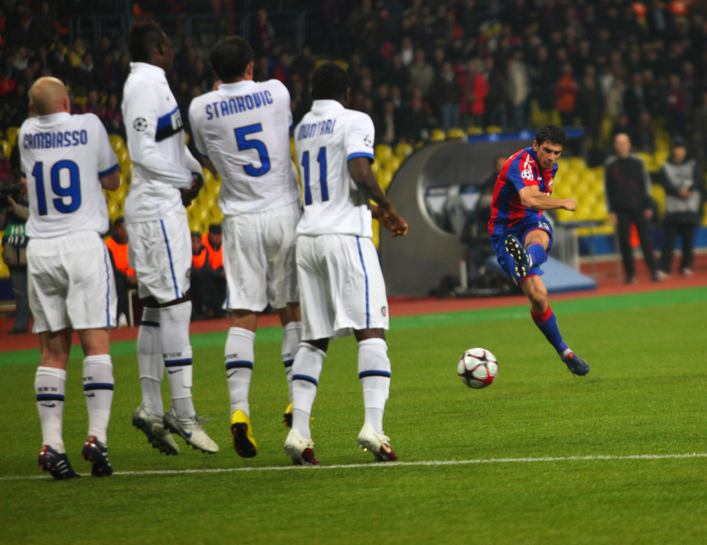 Левый защитник зенита. Левый защитник зенита. Записи голов. Веллитон в pes 2012. Амаде диалло.