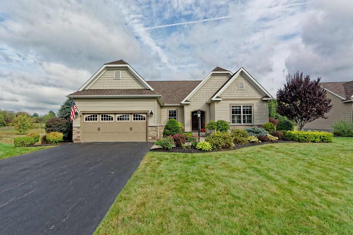 76 Sheldon Dr Halfmoon, NY