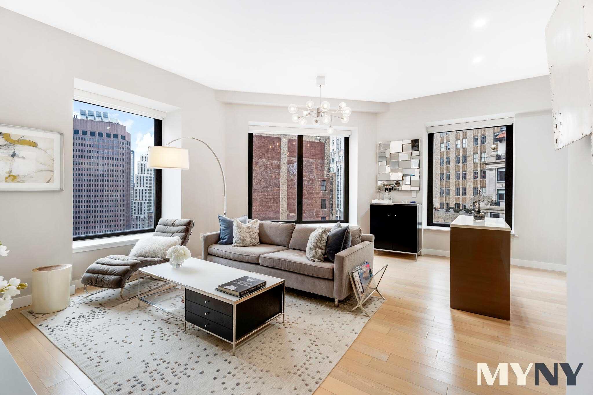 New York (Manhattan) NY, 75 Wall Street, Unit 25F