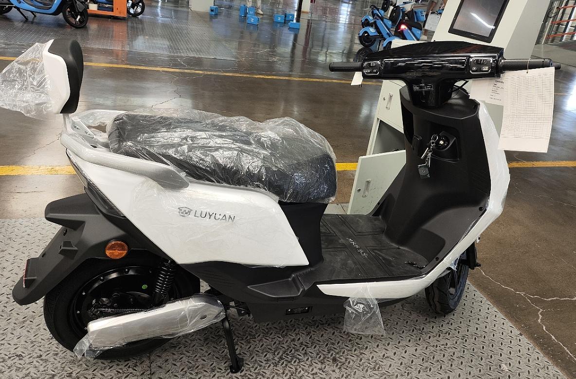 🏍️ ⚡ Luyuan MKK Pro Max – Potência, Conforto e Autonomia Sem Limites