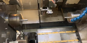 Riproduci video