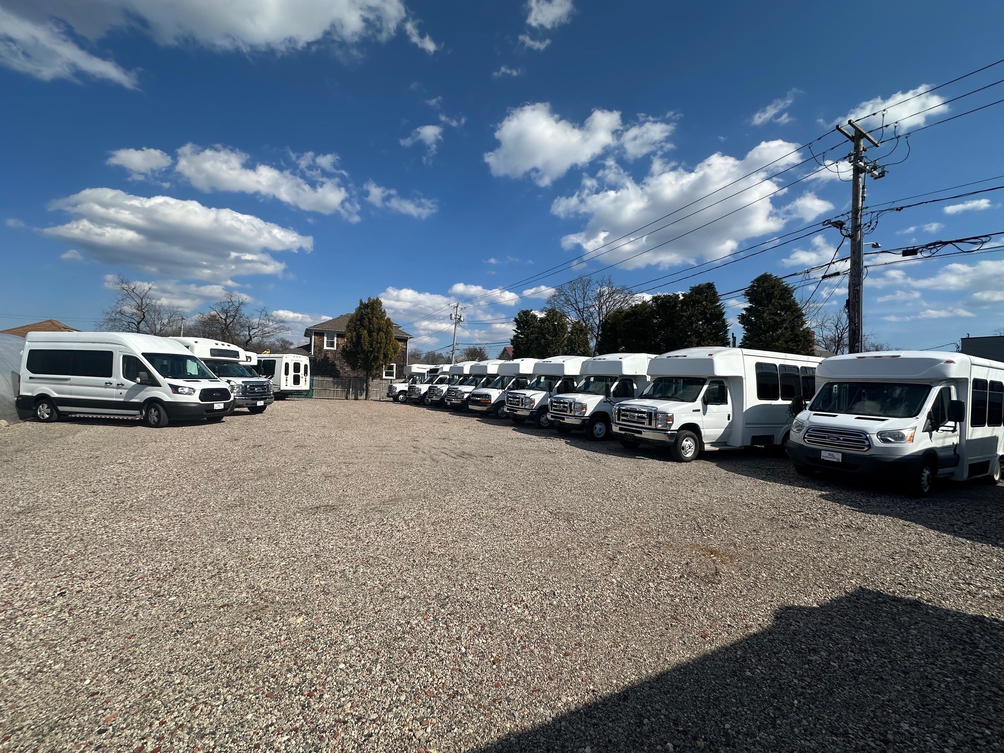 Best Buses for Sale – Your Nationwide Source for Quality Reconditioned Shuttle Buses & Fleet Vehicles