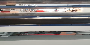 Riproduci video