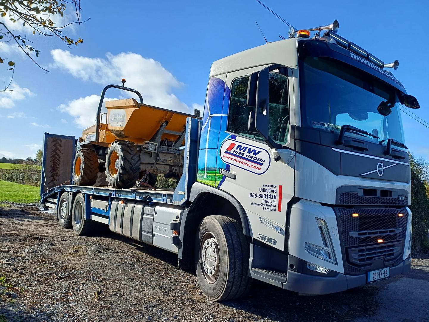 Dumper delivered for rental job!👍